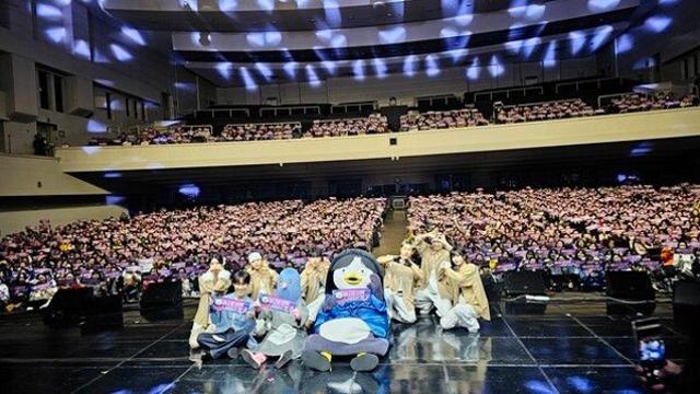 펭수, 팬미팅 '펭수가 빛나는 밤에' 성료…'추억 소환 레트로 파티'