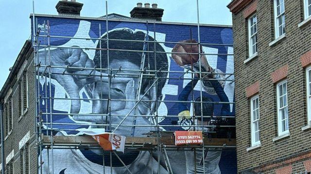 다 완성된 것 같은 토트넘 손흥민 벽화