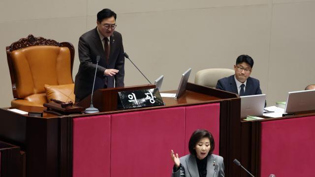 우 의장, 국민의힘 필리버스터 도중 정회 선포