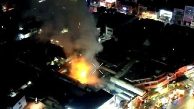 새벽 인천 신기시장서 화재…점포 6곳 불에 타