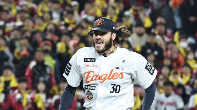 '투수 4관왕' 코디 폰세, MVP 이어 골든글러브까지 독차지