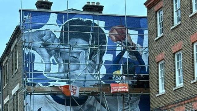 韓 초대박! '태극기+SON 레전드' 런던 한복판에 박제… 손흥민 토트넘 복귀전 임박→초대형 벽화 완성