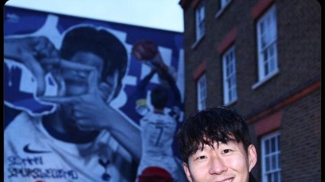 ‘토트넘 컴백’ 손흥민! 벽화 앞에서 “미쳤다” 감탄, 베일로부터 “소니는 살아있는 전설” 인정