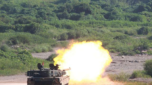 韓 전차·장갑차 195대 페루에…