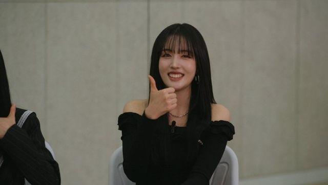 스테이씨 찐팬, 심박수 136 돌파…“우리 중 최애 누구야?” 돌직구 (최애와의 30분)