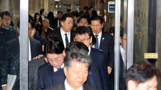 내란재판부 놓고  與 내홍 조짐…