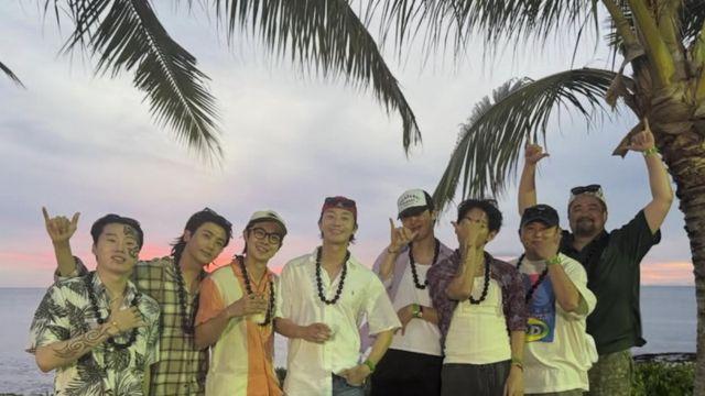 뷔, ‘우가팸’이랑 하와이 떠났다… 변함없는 절친 케미 [IS하이컷]