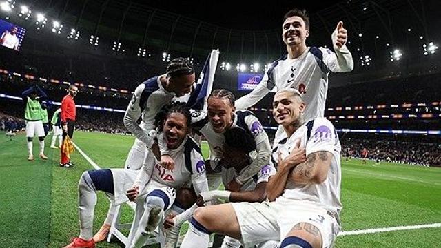 '집으로 돌아온' 손흥민, 활짝 웃었다!…옛 캡틴 앞에서 3골 폭발→토트넘, 슬라비아 3-0 완파+9위+16강 직행 희망 [UCL 리뷰]