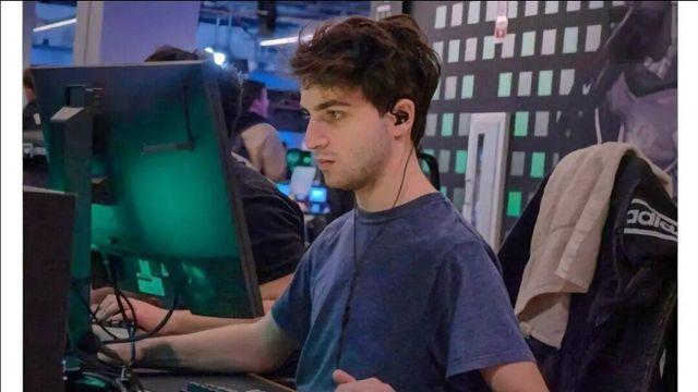 프로게이머가 방송 중 정지 먹은 이유