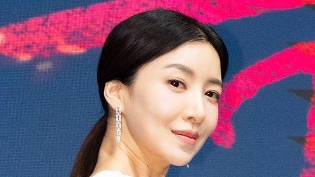 윤세아, 로맨스로 돌아온다…유재명과 멜로 호흡 (‘러브 미’)