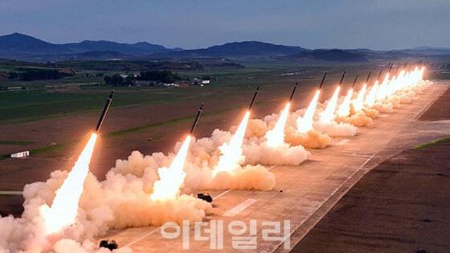 북, 어제 서해상으로 방사포 10여발 발사…동계훈련 일환 추정