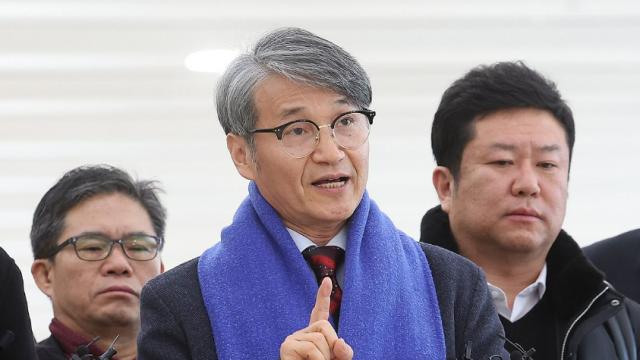 디올백 당사자 최재영 목사, 특검 출석…