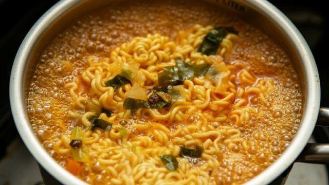 “옛날 먹던 맛 그대로다”…MZ부터 중장년층까지 맛있다고 반응 폭발한 '한국 라면'