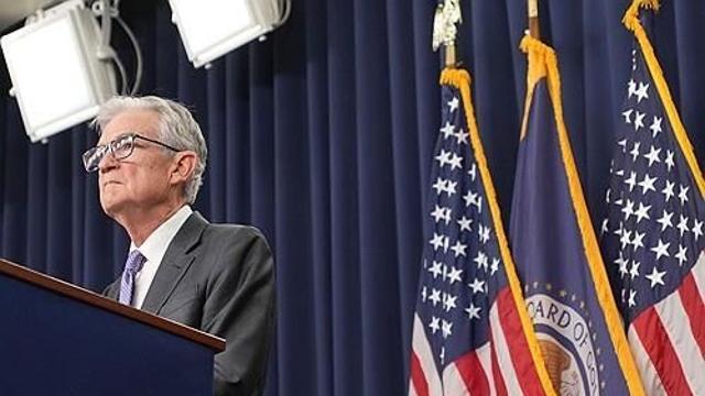 Fed Implements 'Hawkish Cut' Amidst Internal Division; Future Rate Cuts Uncertain