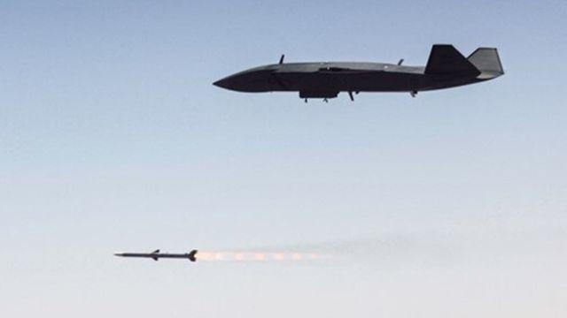 보잉 무인 전투기 ‘MQ-28’, 유인기와 첫 편대 공중전 성공