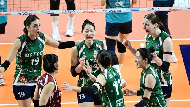 [SD 장충 라이브] IBK기업은행의 ‘4연승 질주’, GS칼텍스 3-0 제압…여오현 대행이 강조한 ‘집중력’의 승리