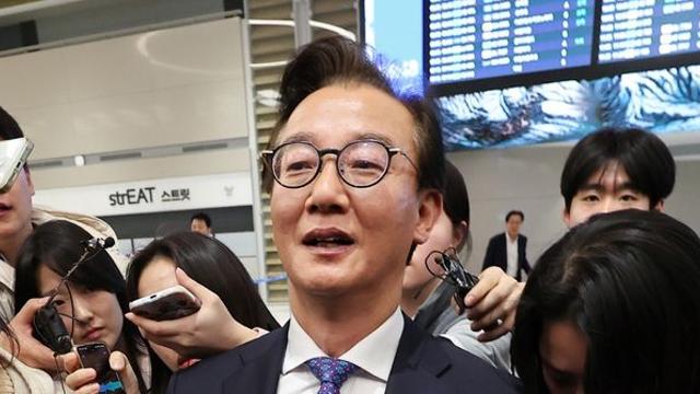 [속보] '귀국' 전재수, 해수부 장관 사의 “정부 흔들려선 안돼”