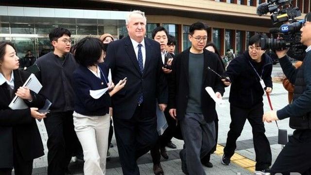 與, '인요한 사퇴'에 