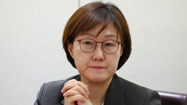 김현지, 신원 확인 요구 54%