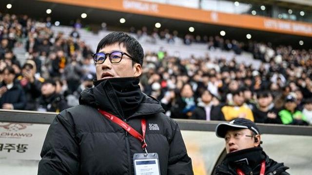 “이정효 감독은 대체 불가 리더” 광주의 강력한 재계약 의지, “함께 만들어갈 새로운 봄 기대해 달라”