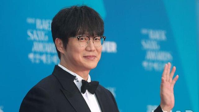 성시경, '미등록 기획사' 논란 재차 사과…