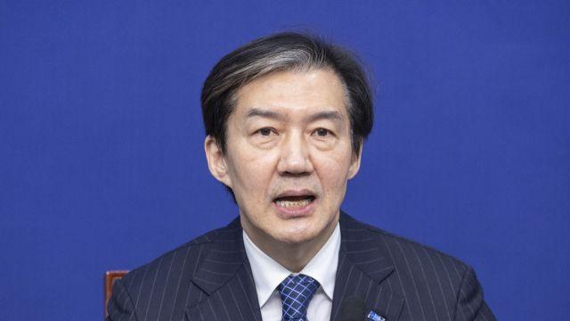 조국, 민주당 일각 비난에 