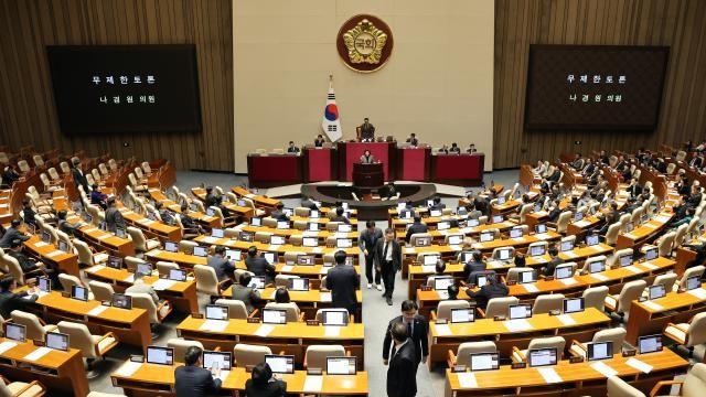 '필버 정국' 반도체특별법 법사위 통과