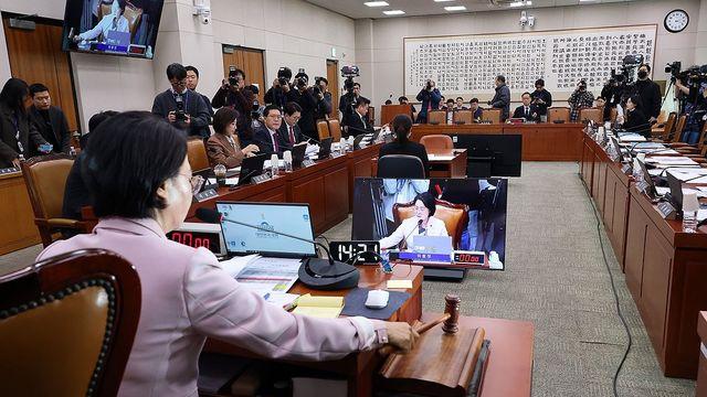 싸움터 '단골' 법사위…