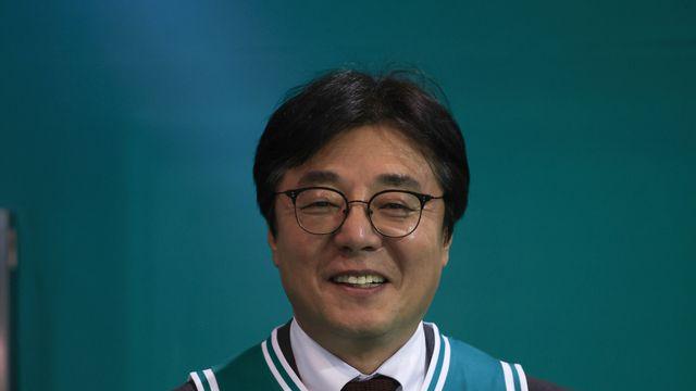 황선홍 감독 월드컵 전망 “홍명보호, 좋은 성적으로 토너먼트 올라가야…잘 준비하면 희망 있다” [IS 인터뷰]