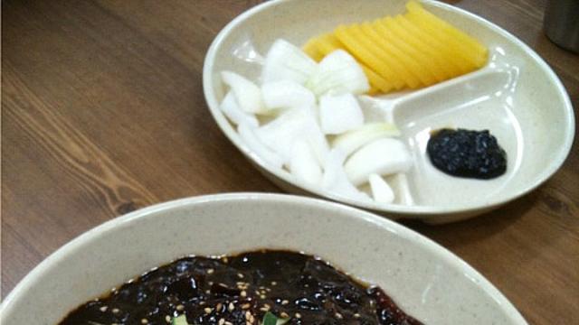 지금은 보기 힘든 짜장면 토핑 