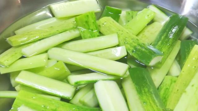 겨울에도 오이소박이가 무르지 않게 하려면 '이것'을 잘해야 합니다