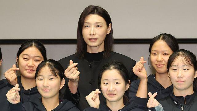 김연경, MBN 여성스포츠대상 최고 영예…최우수선수는 김길리