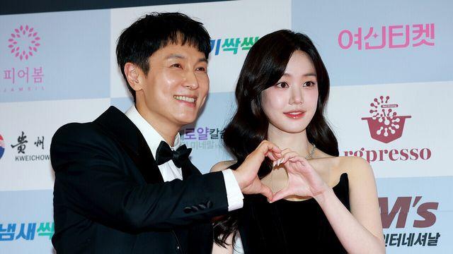 [NC포토] 김동완·이유비, 우리 제법 잘 어울려요
