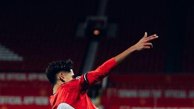 맨유에서 ‘역대급’ 유망주 등장! “세 살 월반인데 핵심, 동 나이대 최고로 평가”