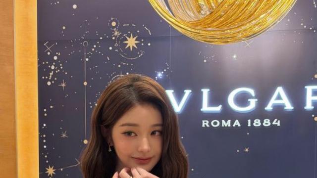 아이브 장원영, 헤드폰 잃어버리자 '통큰 선물' 인증... 