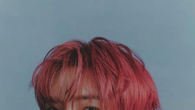 제로베이스원 성한빈, 클래식+모던 매력 공존…메종 키츠네 25FW 화보 공개