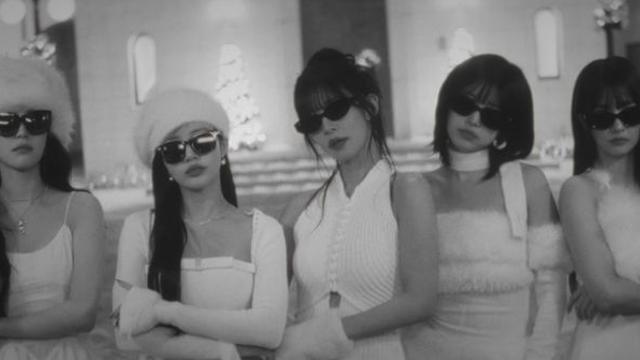 여름만 강한 줄 알았는데… 올겨울 캐롤로 입소문 나고 있는 ‘5인조 걸그룹’