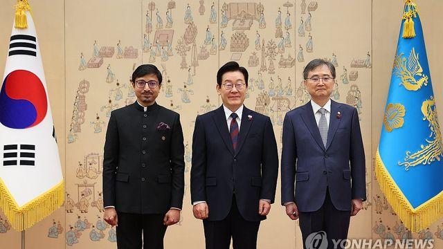 李대통령, 인도·호주 등 8개국 주한대사 신임장 받아