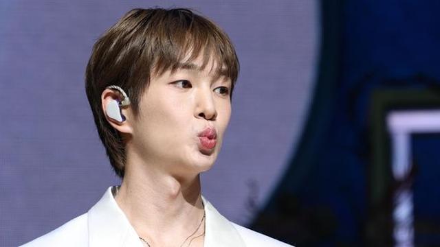 샤이니 온유 측이 '주사 이모' 친분 논란에 공식 입장을 밝혔다