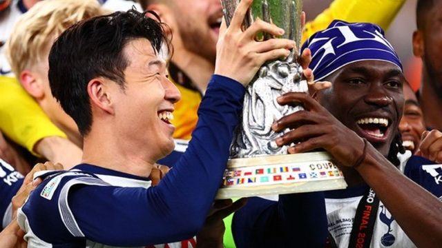 손흥민도 부끄러워 할 '웃음 가스 흡입' 또 논란...