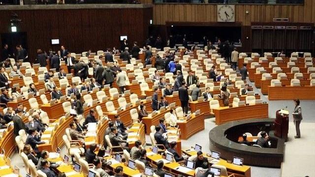 '가맹주 협상권 보장' 가맹사업법 개정안 국회 본회의 통과