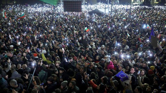 불가리아서 대규모 반정부 시위 확산…총리 사임 발표(종합)