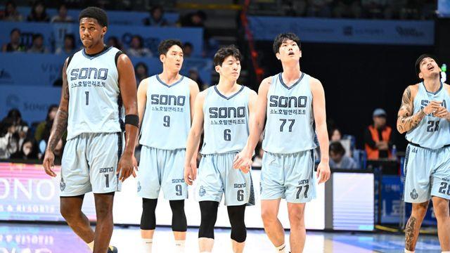 “모든 걸 처음부터 다시 시작”…1옵션 없는 상대에 충격패, 소노 3라운드 초반 재정비 돌입