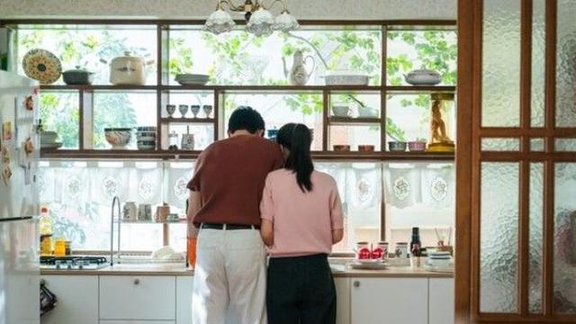 '키스는 괜히 해서!' 장기용♥안은진, 꽁냥꽁냥 포착...설렘 케미