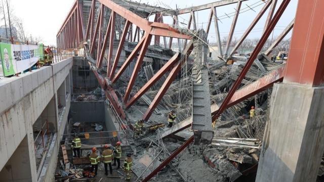 밤샘 수색에도…'광주대표도서관 공사장 붕괴' 매몰자 2명 못찾아