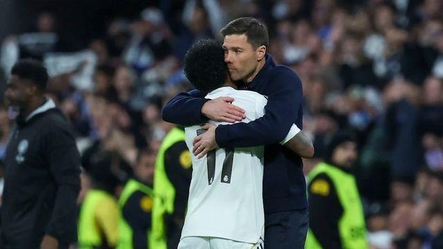 선제골 직후 알론소 감독에게 달려가 포옹...호드리구, “감독님 지지해”→레알 보드진도 마음 바꿨다