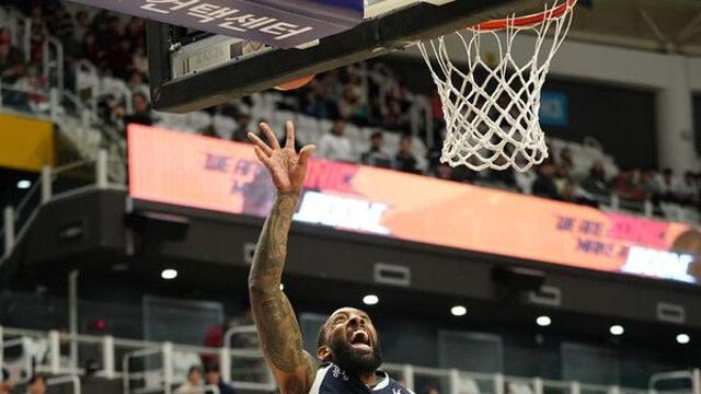 프로농구 KT, 정관장에 89-69 대승…5위 도약·5할 승률 회복