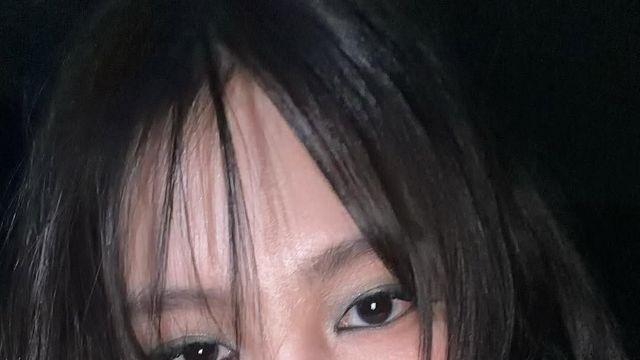 제니가 선택한 ‘이 컬러’로 연말 메이크업 완성