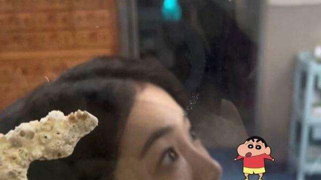 신예은 물고기 따라잡기 실패…이목구비 못 숨겨