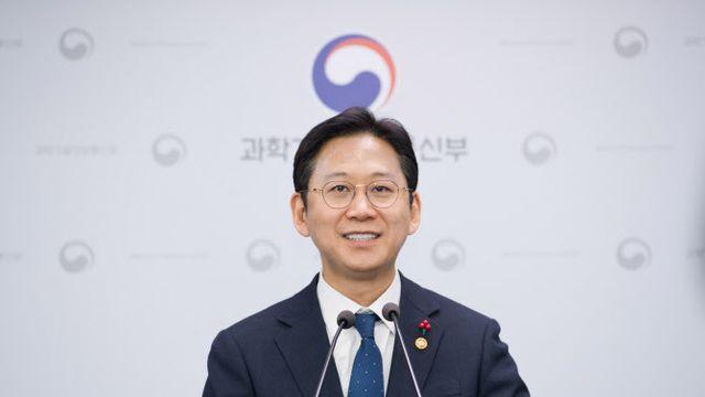 배경훈 “우주산업, 민간 투자 판단 병행돼야”…우주청 